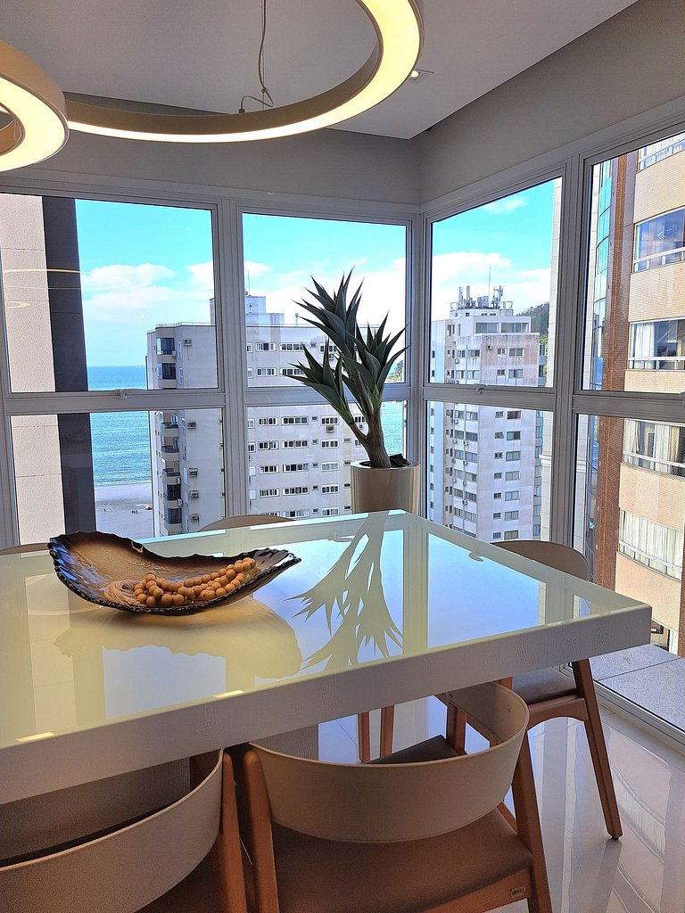Encantador, 3 Suítes, Vista, Finamente Mobiliado